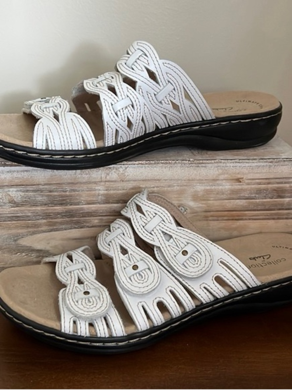 Clarks collection Leisa Faye women's slide sandals triple strap design size 9M